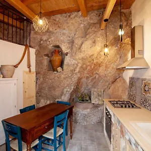 Casa La Rocca Ferienhaus Forza dʼAgro